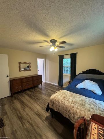 1822 Clodfelter Road, Winston-salem, NC 27107