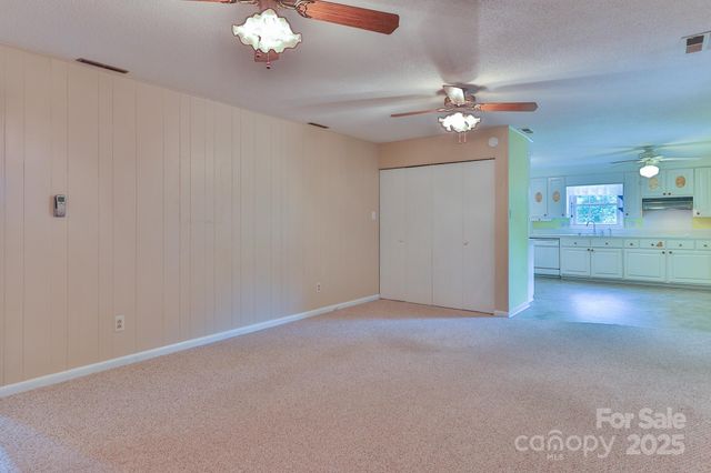 466 Shiloh Church Road, Hickory, NC 28601