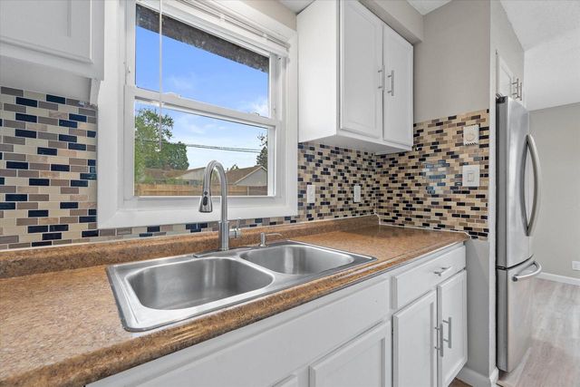 5735 W Thurston AVENUE, Milwaukee, WI 53218