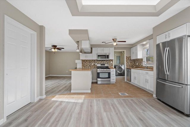 5735 W Thurston AVENUE, Milwaukee, WI 53218
