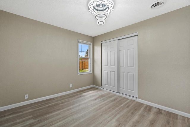 5735 W Thurston AVENUE, Milwaukee, WI 53218