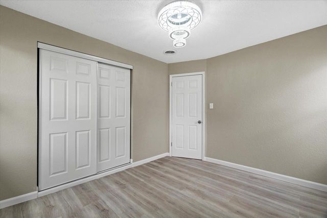 5735 W Thurston AVENUE, Milwaukee, WI 53218