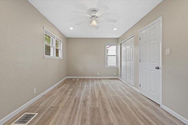 5735 W Thurston AVENUE, Milwaukee, WI 53218