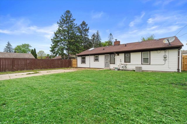 5735 W Thurston AVENUE, Milwaukee, WI 53218