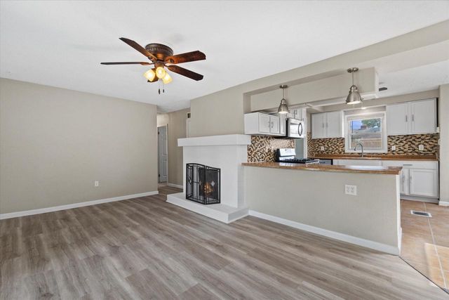 5735 W Thurston AVENUE, Milwaukee, WI 53218