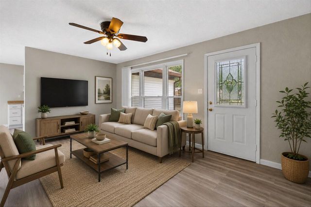 5735 W Thurston AVENUE, Milwaukee, WI 53218