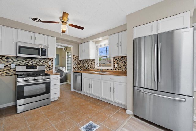5735 W Thurston AVENUE, Milwaukee, WI 53218
