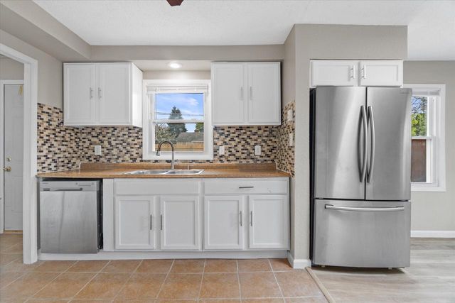 5735 W Thurston AVENUE, Milwaukee, WI 53218