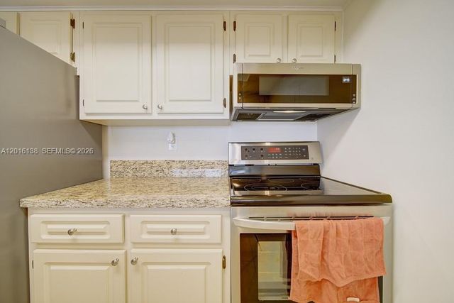 7601 E Treasure Dr 703, North Bay Village, FL 33141