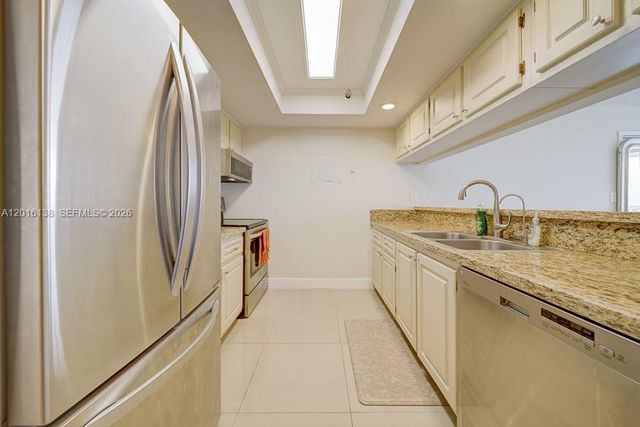 7601 E Treasure Dr 703, North Bay Village, FL 33141