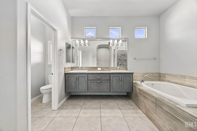 12120 Parkerhill Drive, Bakersfield, CA 93311