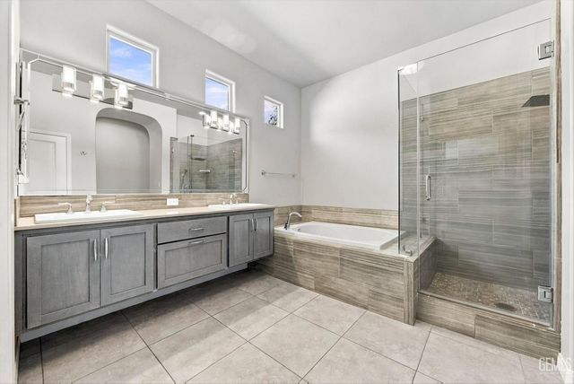 12120 Parkerhill Drive, Bakersfield, CA 93311