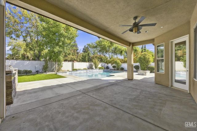 12120 Parkerhill Drive, Bakersfield, CA 93311