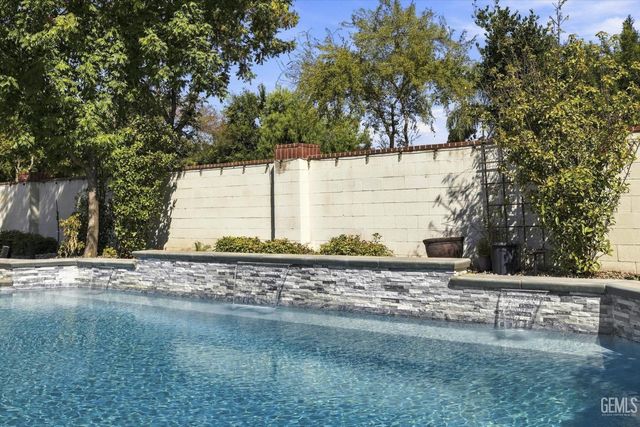 12120 Parkerhill Drive, Bakersfield, CA 93311