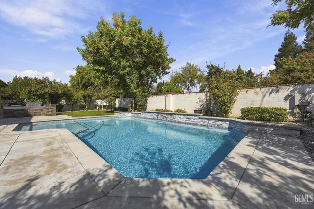 12120 Parkerhill Drive, Bakersfield, CA 93311