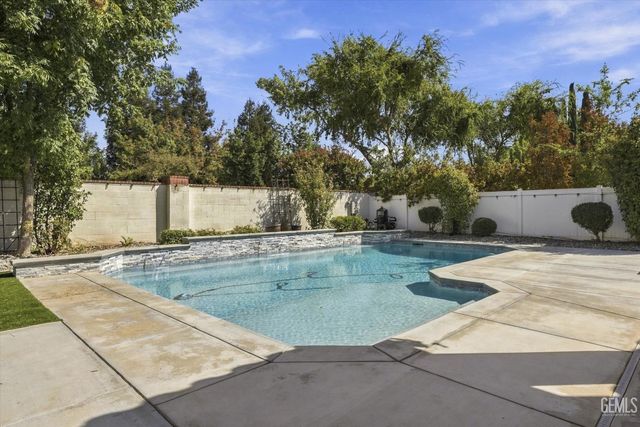 12120 Parkerhill Drive, Bakersfield, CA 93311