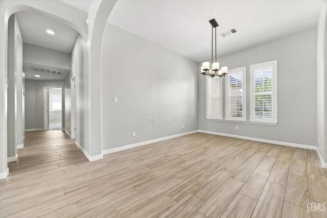12120 Parkerhill Drive, Bakersfield, CA 93311