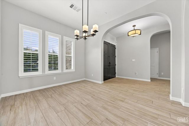 12120 Parkerhill Drive, Bakersfield, CA 93311