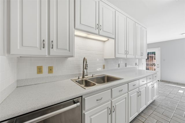 11832 High Valley Drive, Dallas, TX 75234