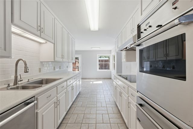 11832 High Valley Drive, Dallas, TX 75234