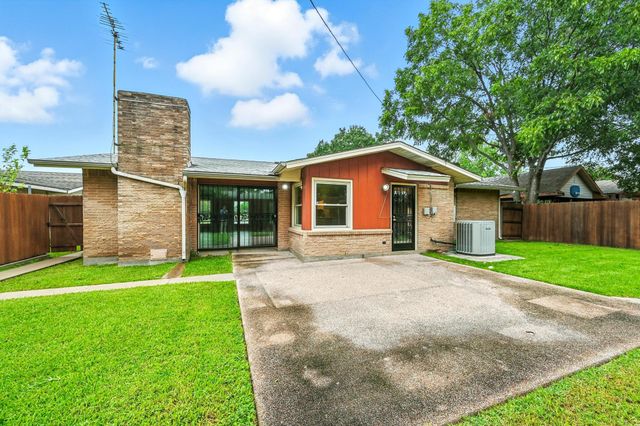 11832 High Valley Drive, Dallas, TX 75234