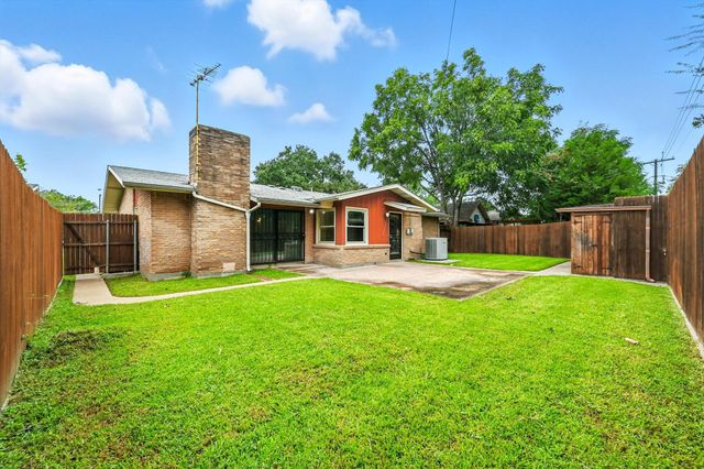 11832 High Valley Drive, Dallas, TX 75234