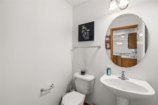 3799 Village Run Drive 504, Des Moines, IA 50317