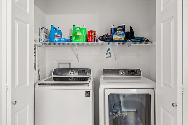 3799 Village Run Drive 504, Des Moines, IA 50317