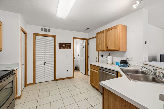 3799 Village Run Drive 504, Des Moines, IA 50317