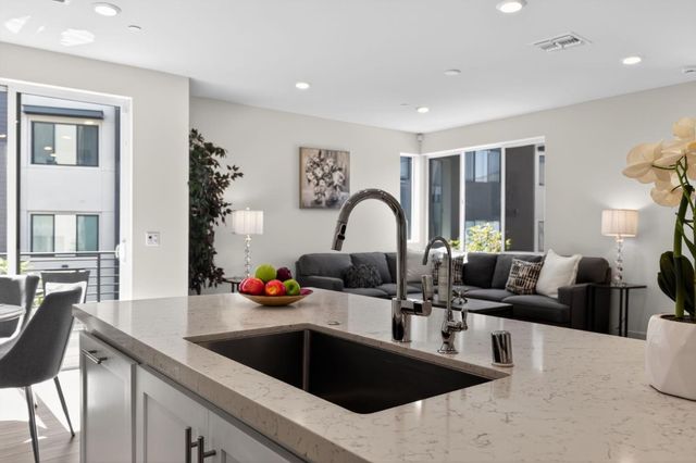 3891 Vanguard Common 1004, Fremont, CA 94538