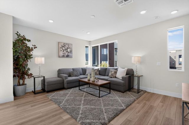 3891 Vanguard Common 1004, Fremont, CA 94538