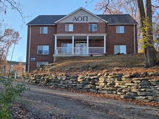 1500 Fraternity Village Drive, Kalamazoo, MI 49006