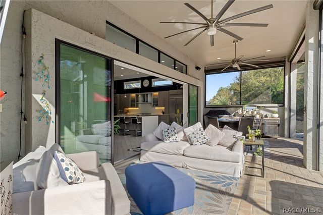 1224 W Labrador Court, Hernando, FL 34442