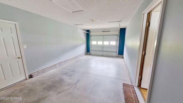 1043 Shirley Drive, Jacksonville, NC 28540