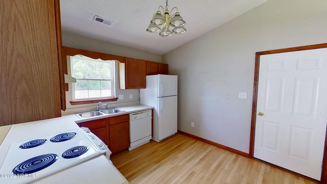 1043 Shirley Drive, Jacksonville, NC 28540