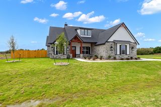 11151 Golden Eagle Ave, Salado, TX 76571