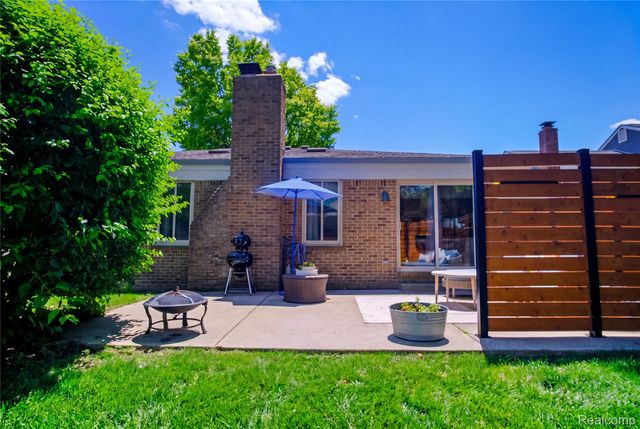 7878 Charrington Drive, Canton Charter Township, MI 48187