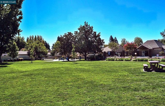 1936 Nero Ct, Walnut Creek, CA 94598