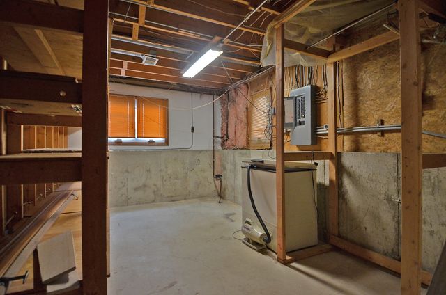 311 S Otter Creek Road, Streator, IL 61364