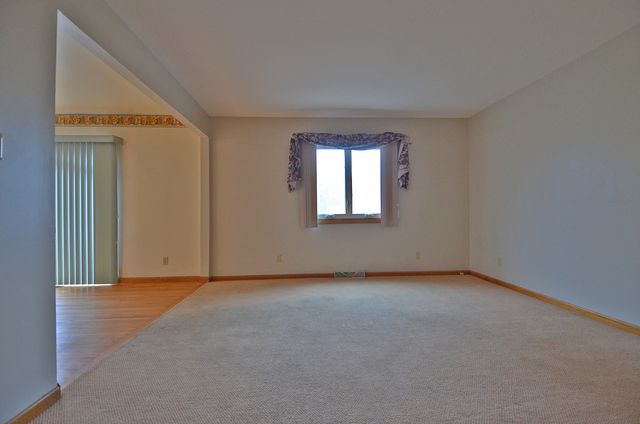 311 S Otter Creek Road, Streator, IL 61364