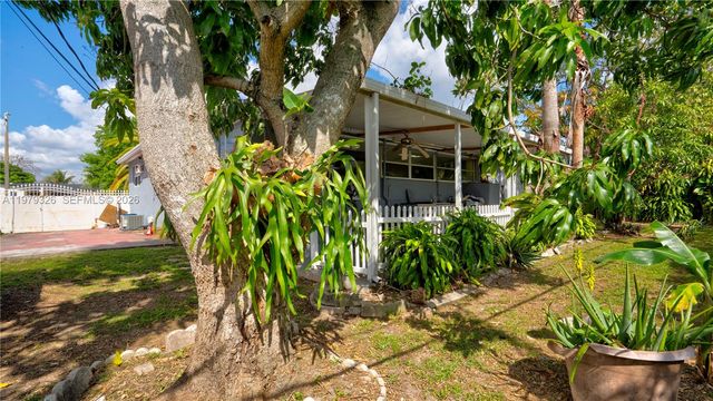 1715 SW 84th Ave, Miami, FL 33155