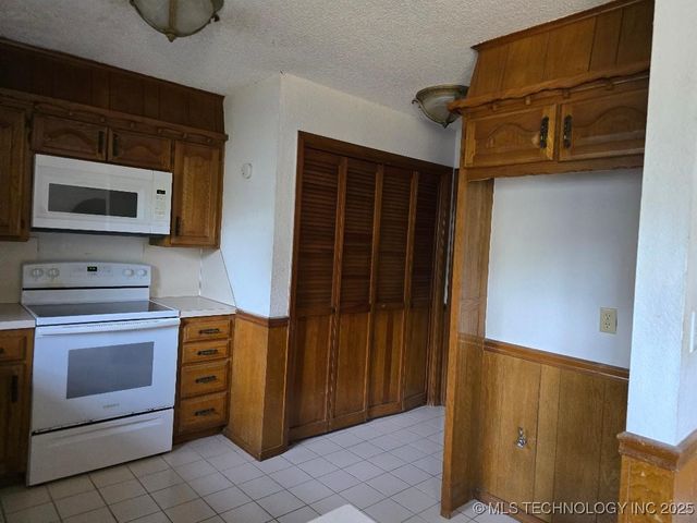 402 Valley View Road, Cleveland, OK 74020