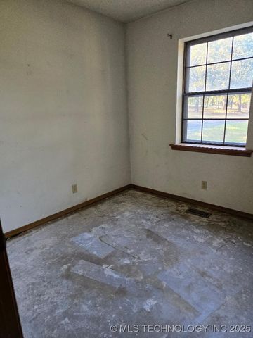 402 Valley View Road, Cleveland, OK 74020