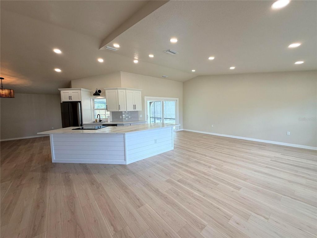 303 70TH STREET NW, BRADENTON, FL 34209 — photo 4