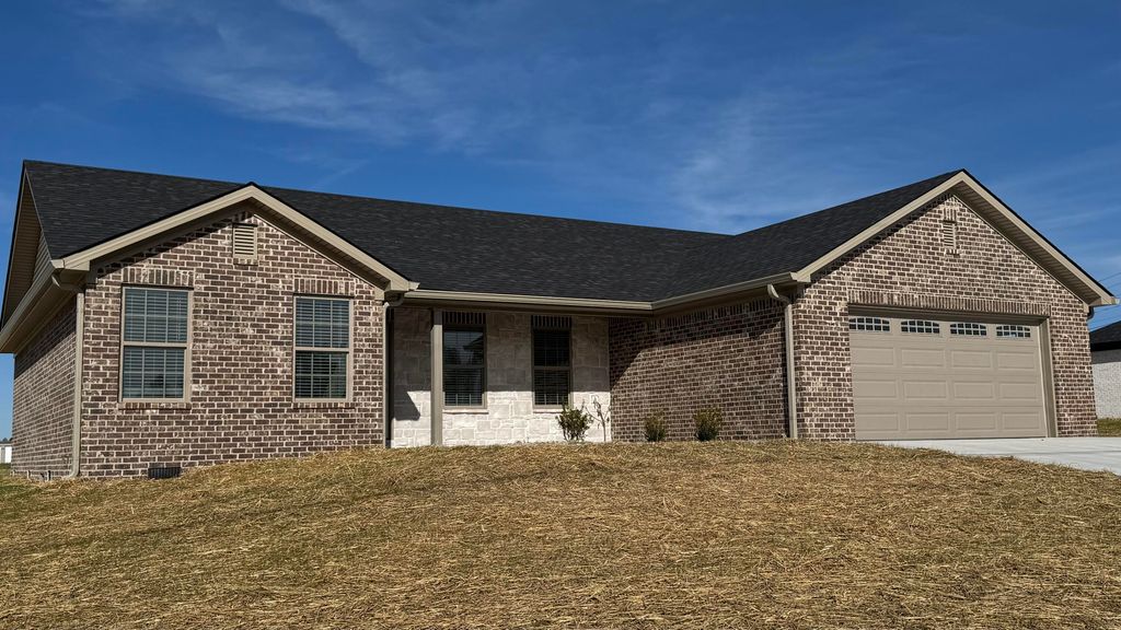 38 Js Lane, London, KY 40741