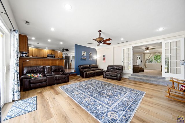 2231 NW Polk ST, Topeka, KS 66608