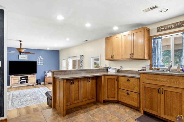 2231 NW Polk ST, Topeka, KS 66608