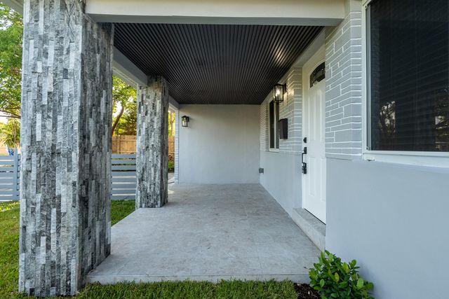 2857 Adams Street, Hollywood, FL 33020