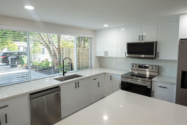 2857 Adams Street, Hollywood, FL 33020