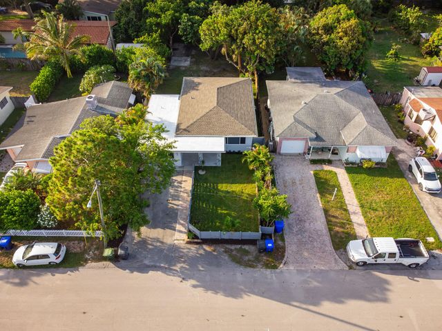 2857 Adams Street, Hollywood, FL 33020
